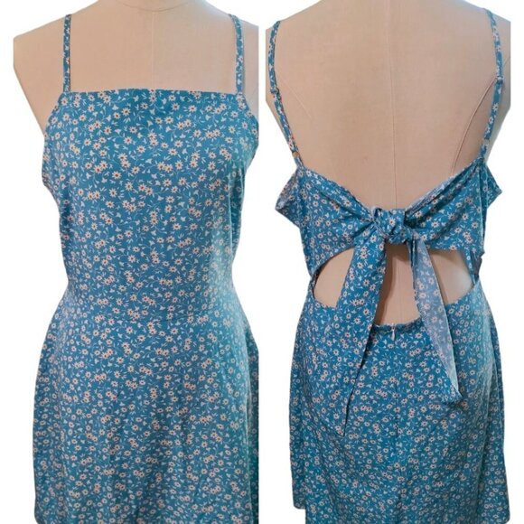 ROMWE Dresses & Skirts - (804)Romwe Blue Ditsy Floral Print Tie Backless Mini Dress Size L